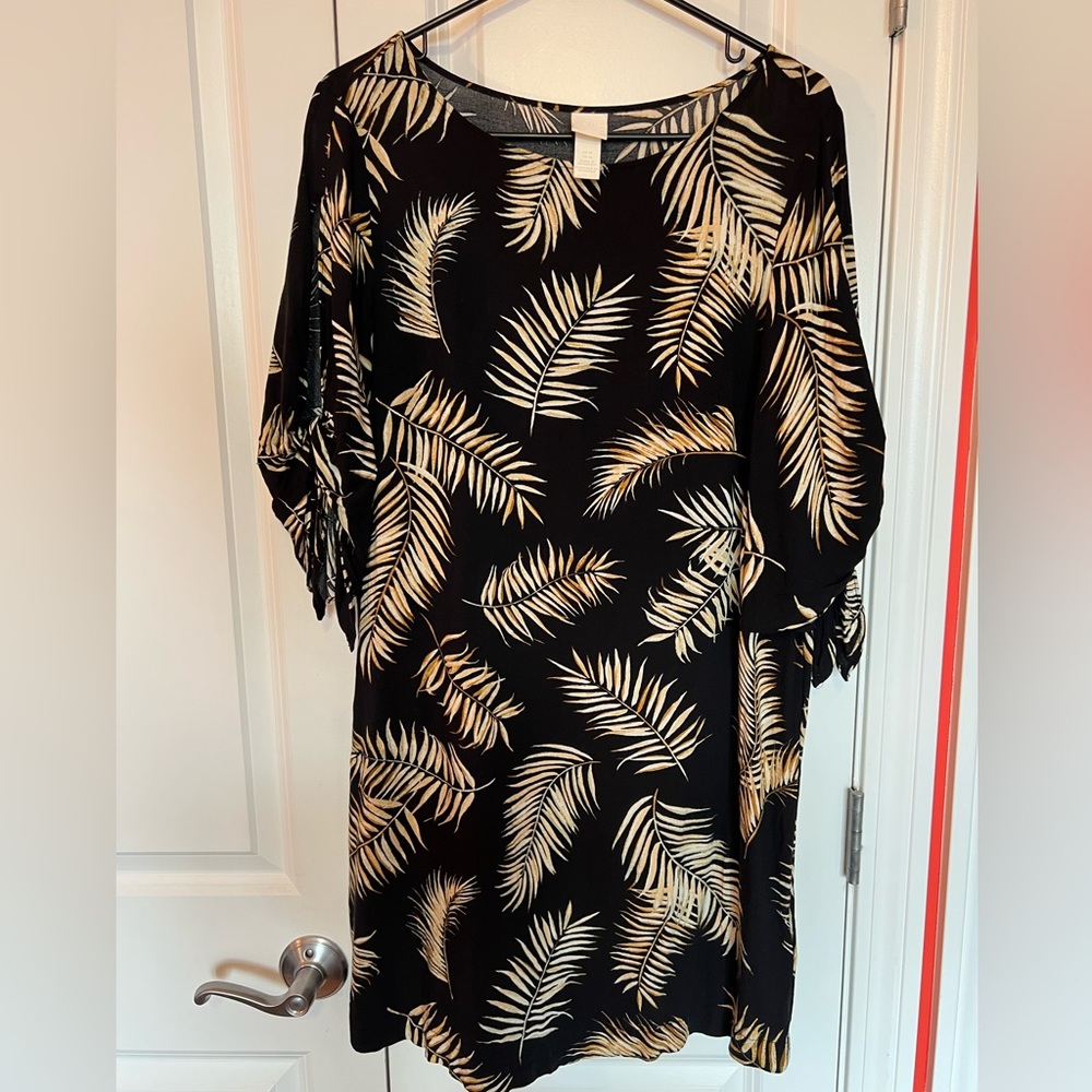 H&M peek a boo shoulder print dress size 10